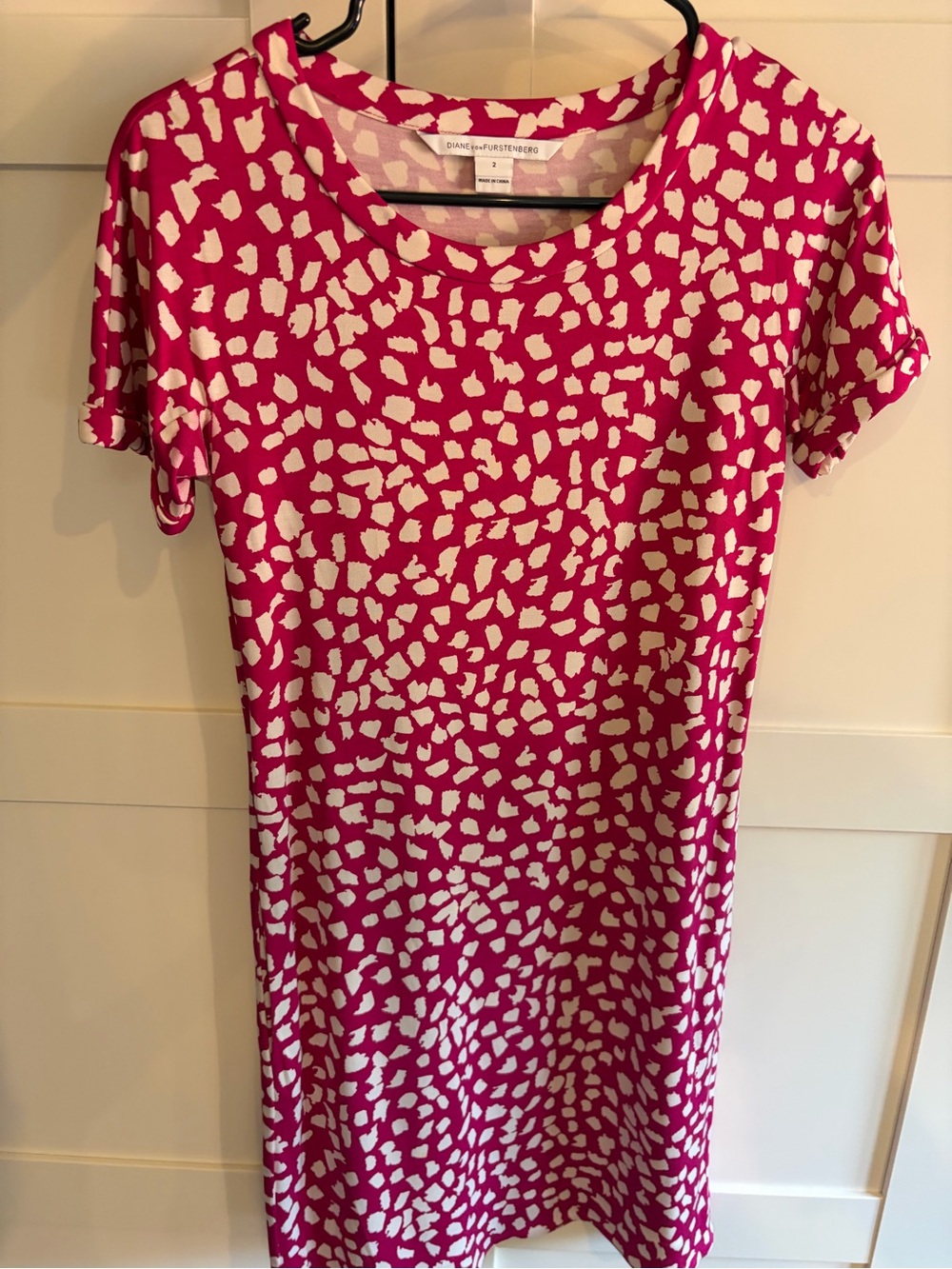 Diane Von Furstenberg Fuchsia and Cream Printed Short Sleeve Shift Dress